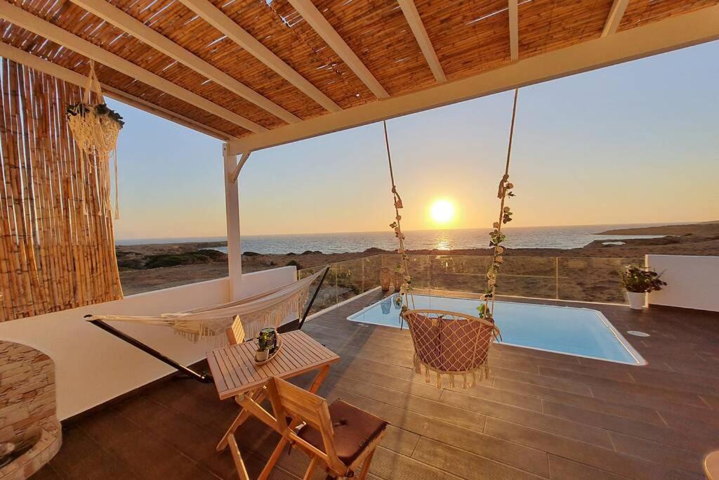 Tramonto Luxury Villa No1- Breathtaking Sunset View Фойникион Экстерьер фото